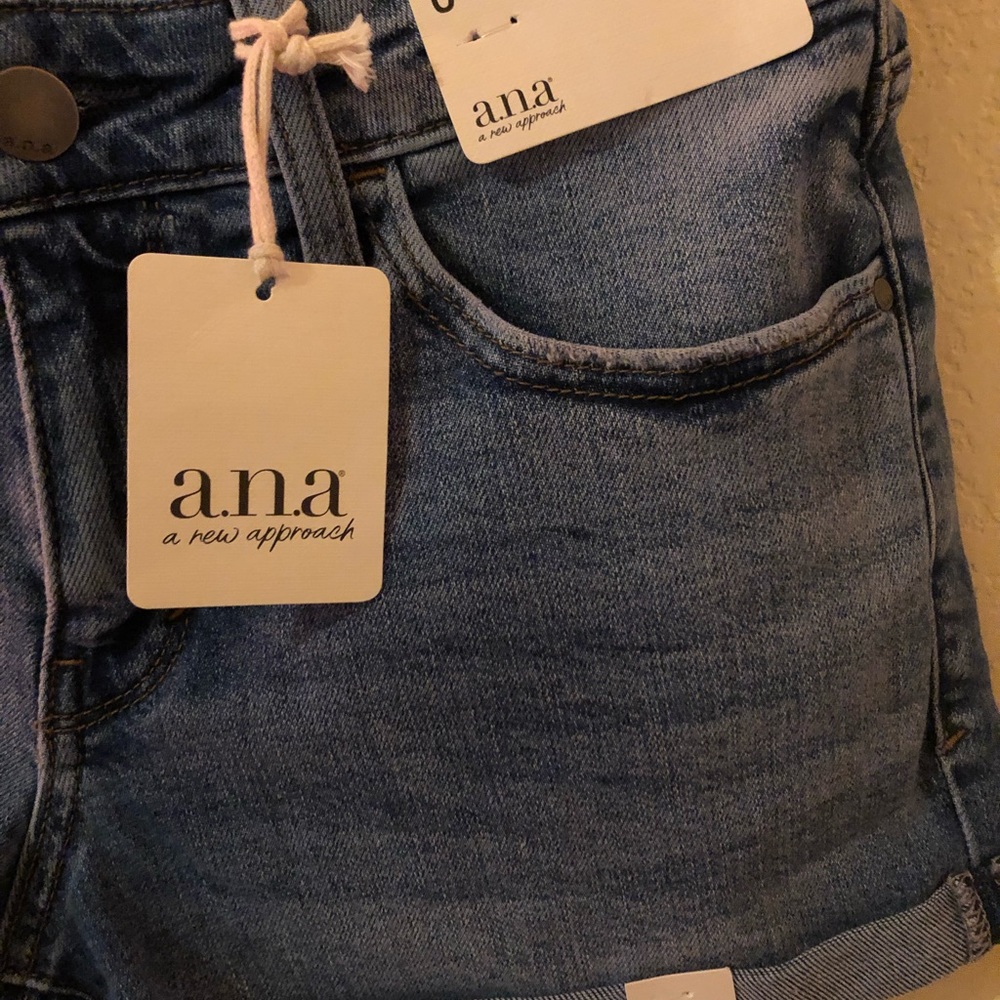 ana shorts - Picture 3 of 4